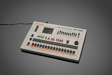 Roland TR-707 Roland TR-707