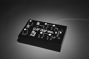 "Simmons Clap Trap" Clap Machine Simmons Clap Trap